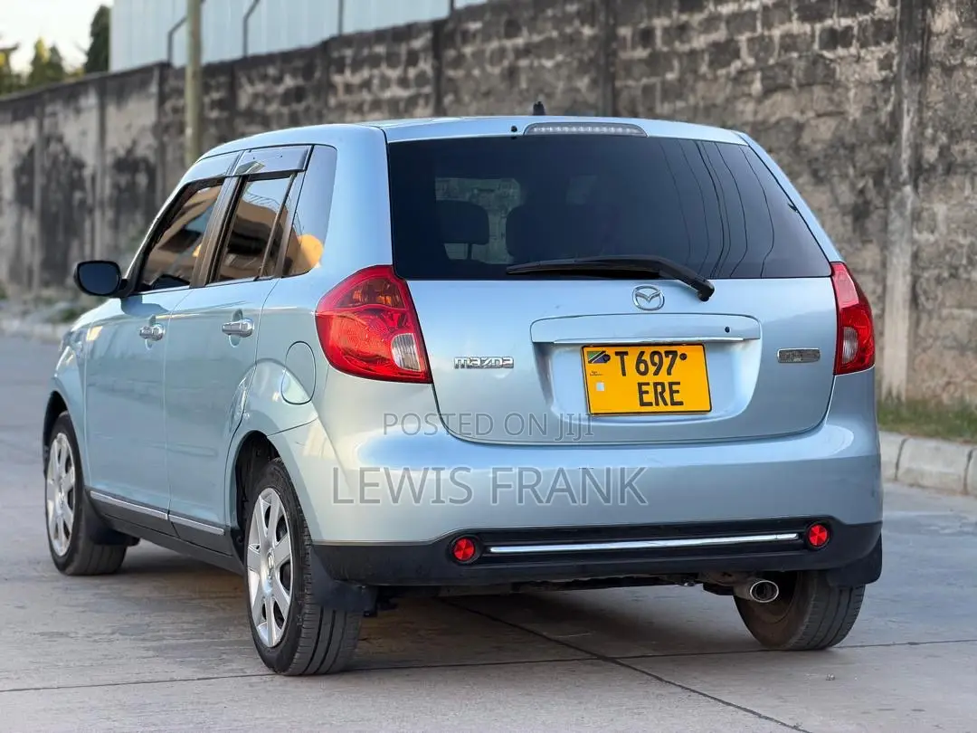 Mazda Verisa 2009 Silver