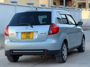 Mazda Verisa 2009 Silver