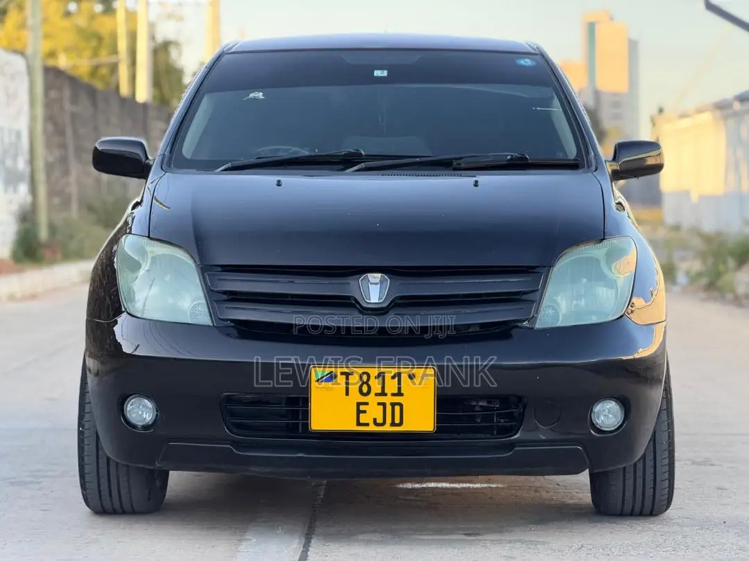 Toyota IST 2004 Black