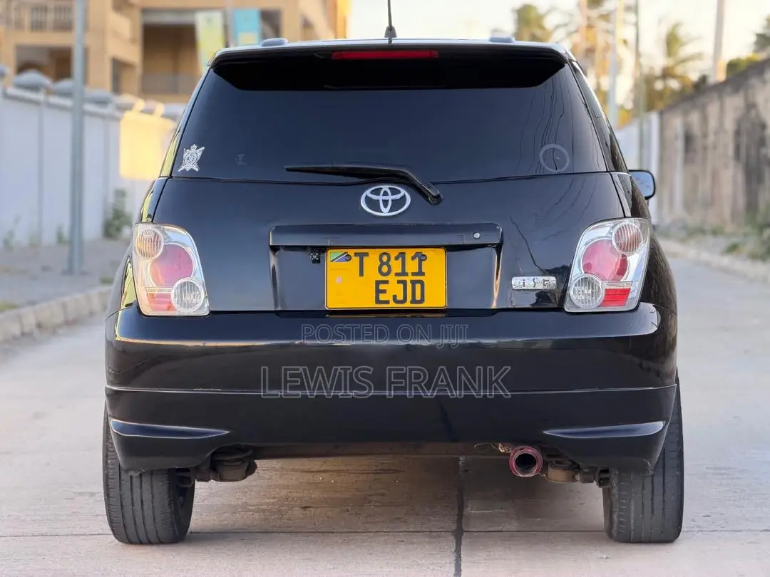 Toyota IST 2004 Black