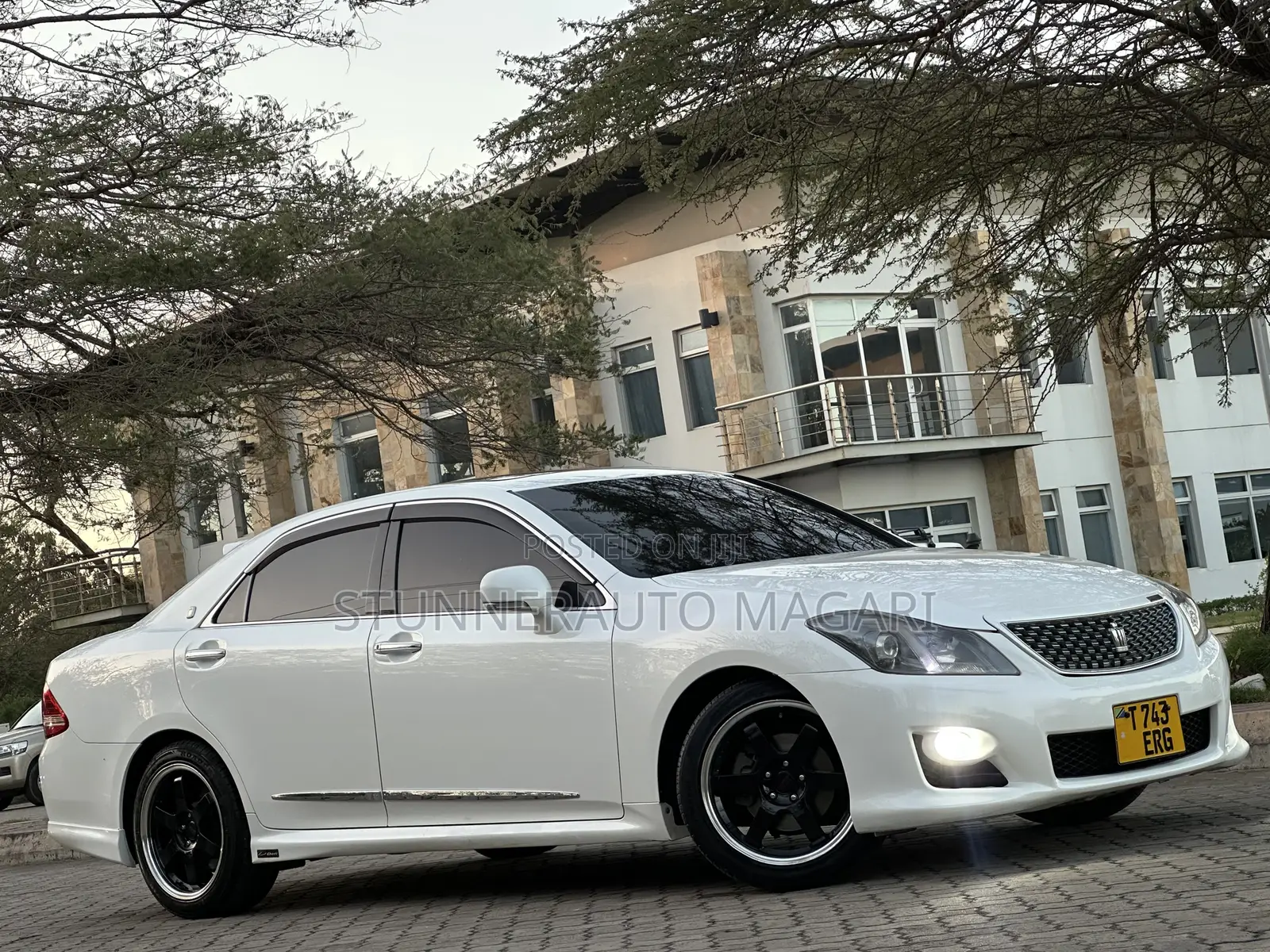 Toyota Crown 2009 White