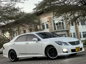 Toyota Crown 2009 White