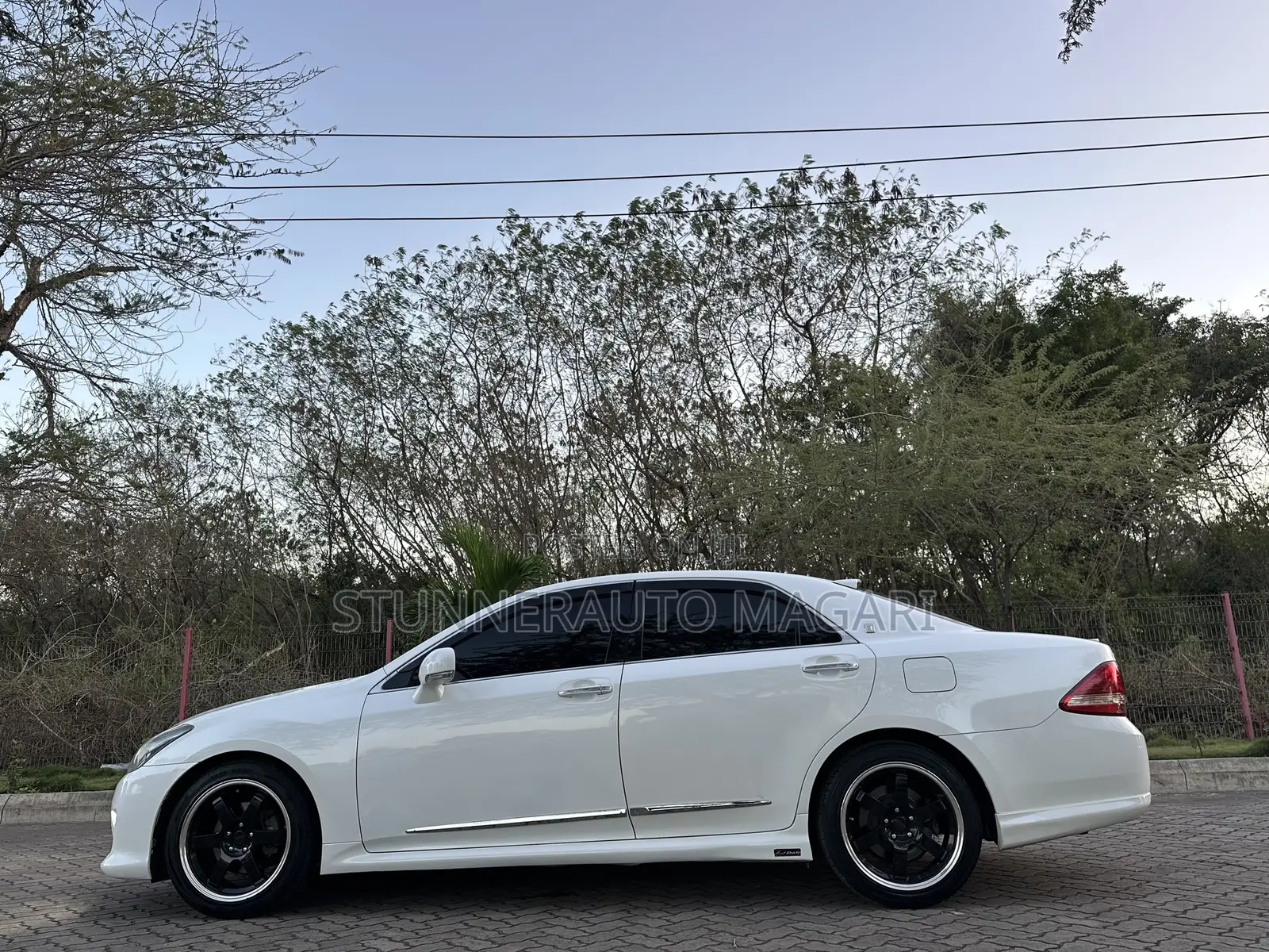 Toyota Crown 2009 White