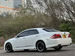 Toyota Crown 2009 White