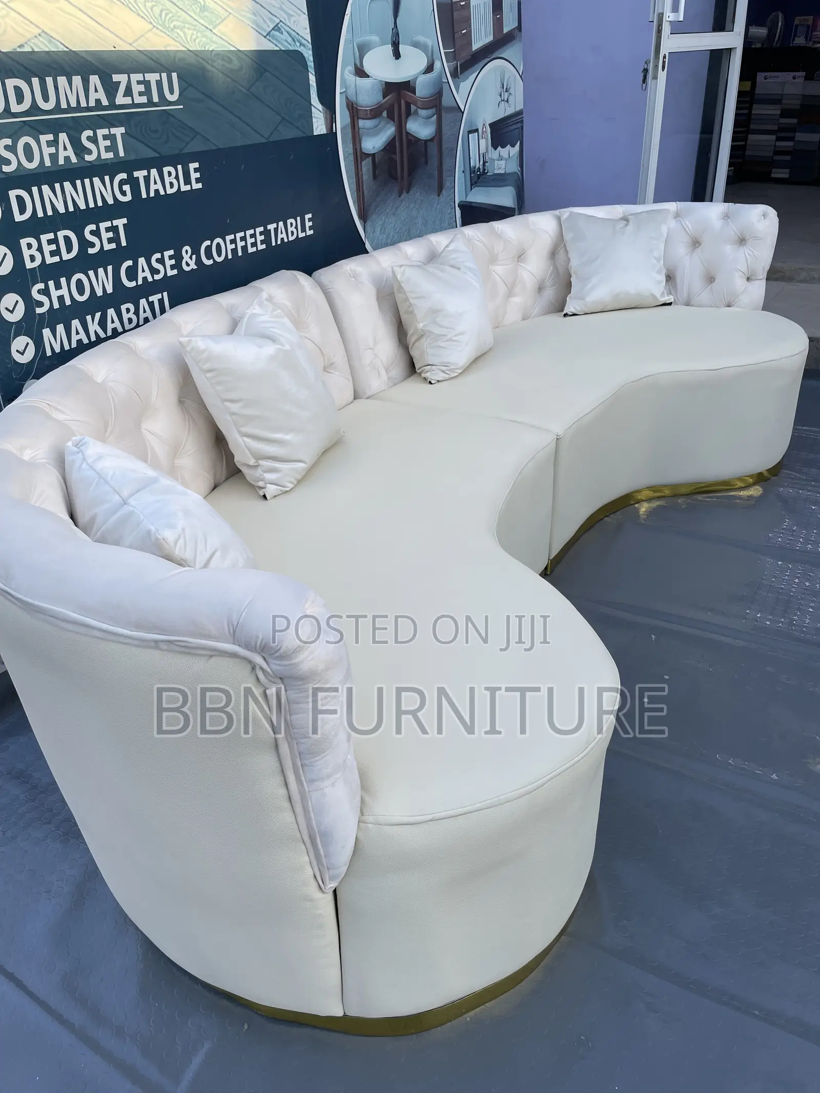 Unakosaje Sofa Kali Kama Hii Bei Ya Offer