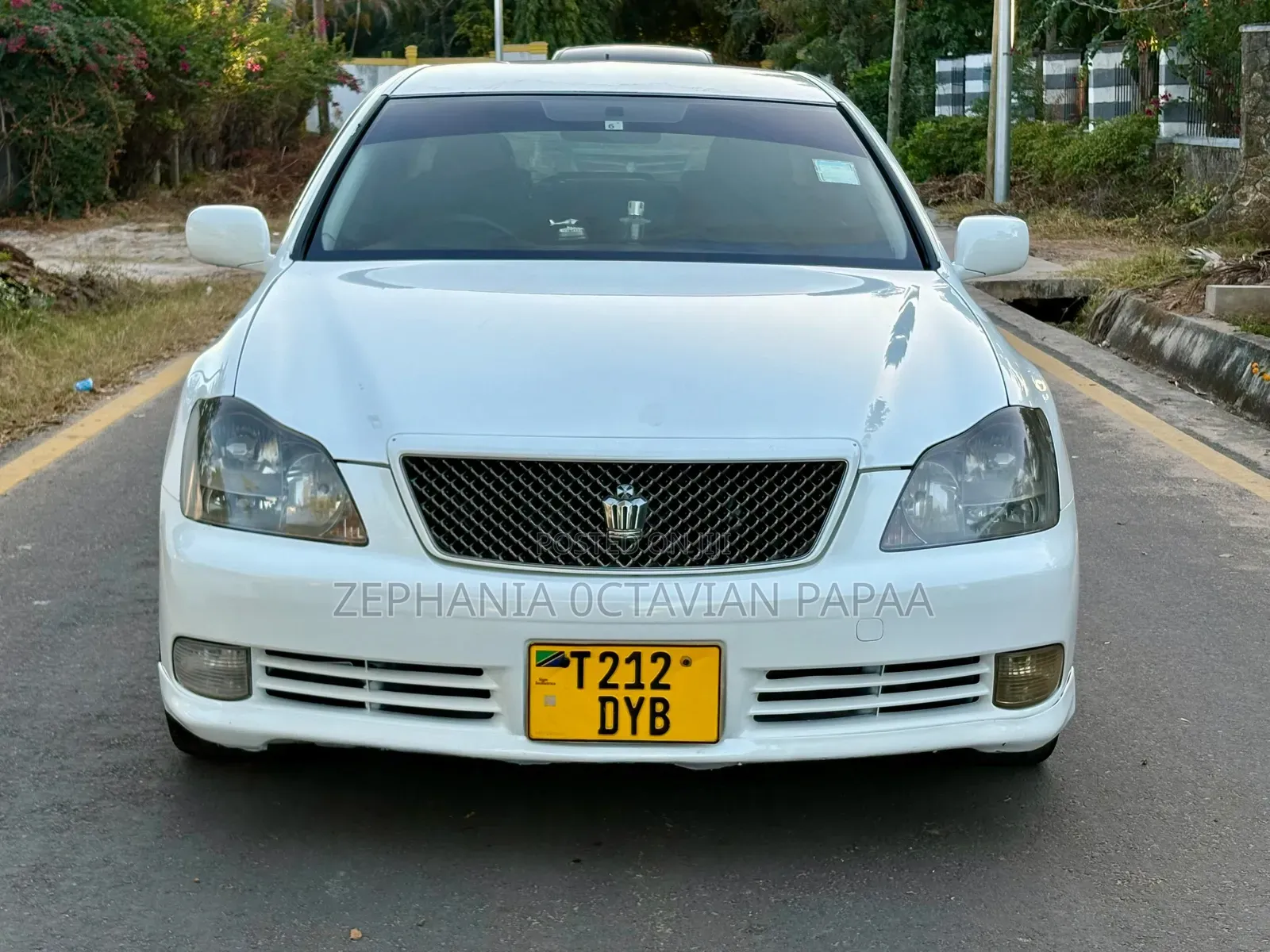 Toyota Crown Royale 2005 White