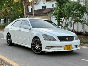 Toyota Crown Royale 2005 White