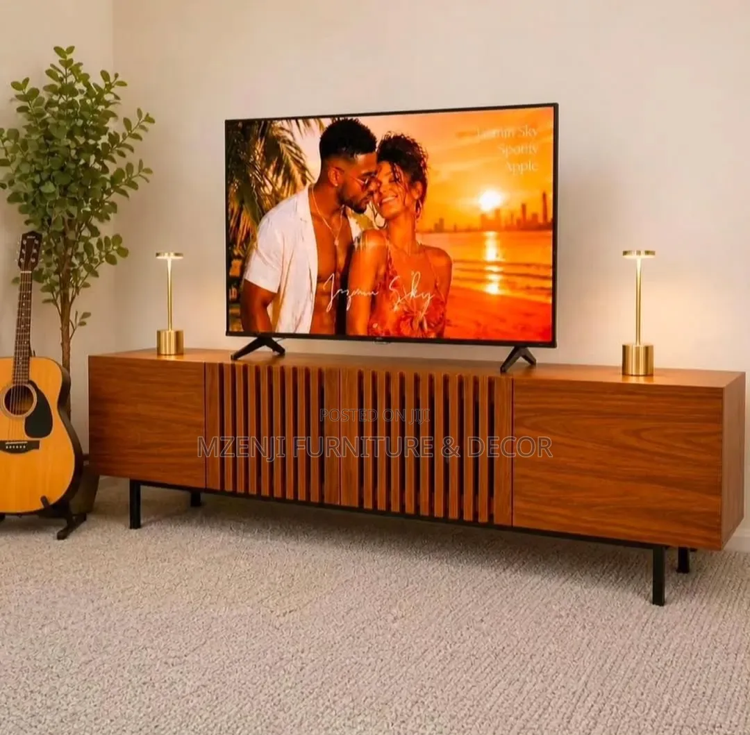 TV Showcase Size Ft 5.5