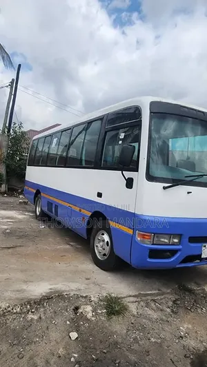 Nissan Civilian 2004 White
