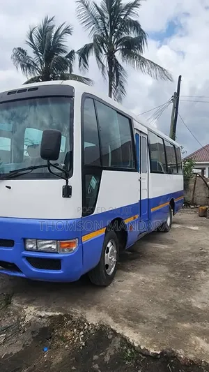Nissan Civilian 2004 White
