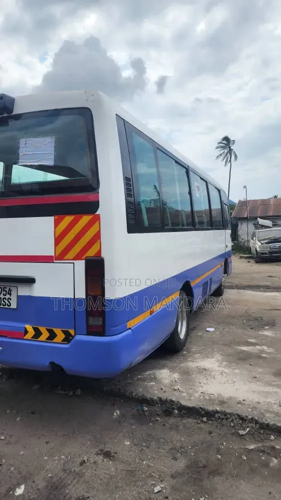 Nissan Civilian 2004 White