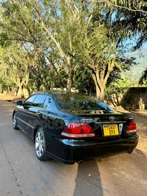 Toyota Crown Royale 2005 Black