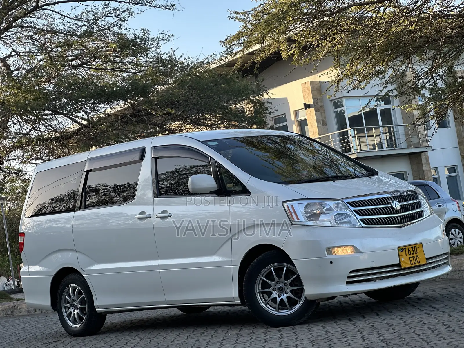 Toyota Alphard 2005 White