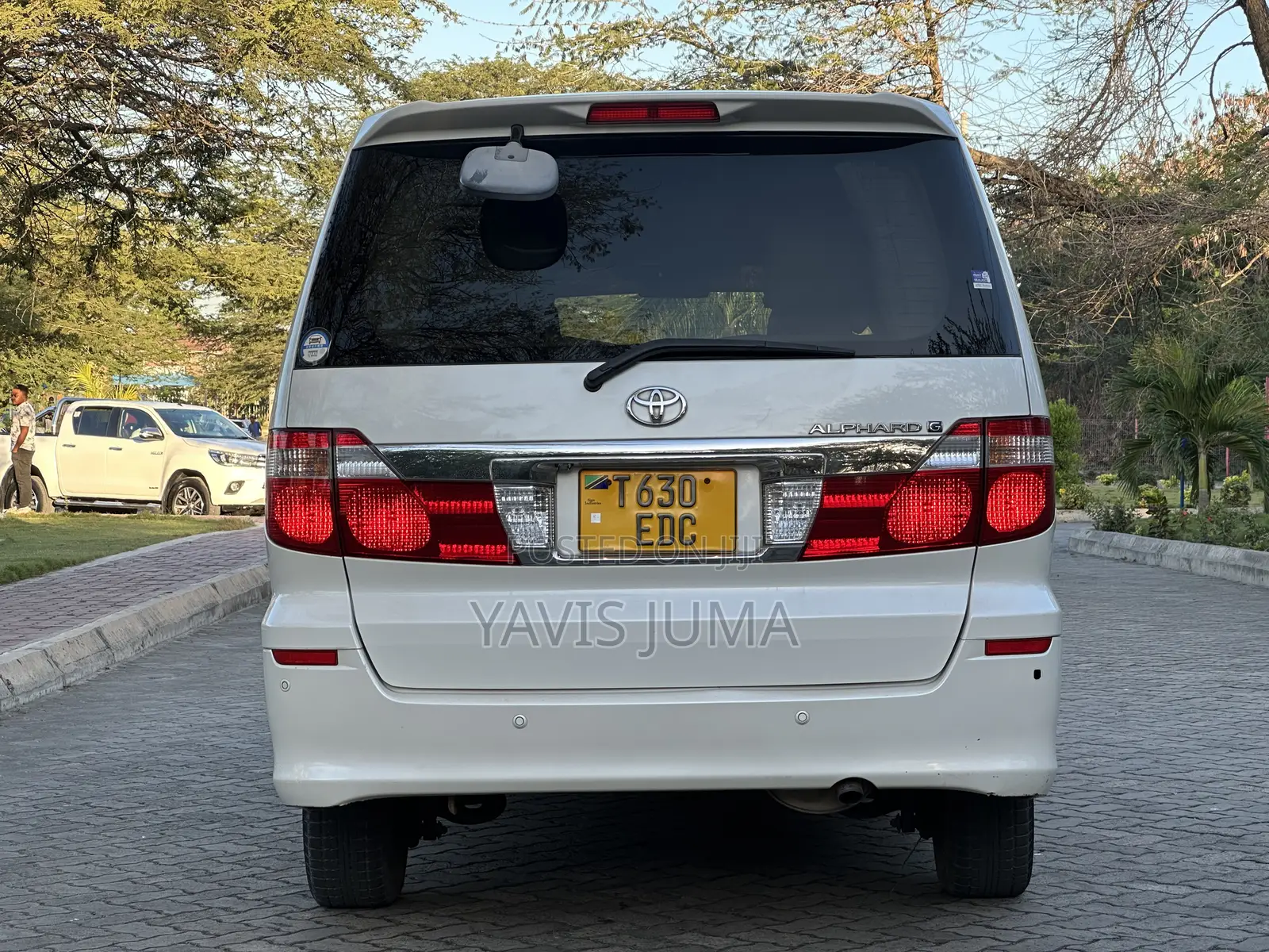 Toyota Alphard 2005 White