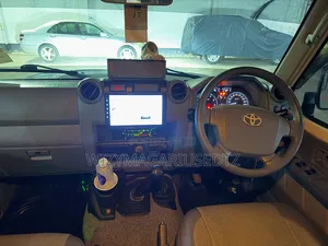 Toyota Land Cruiser 2015 Silver