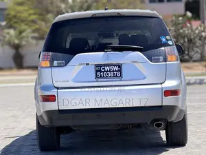 Mitsubishi Outlander 2010 Silver