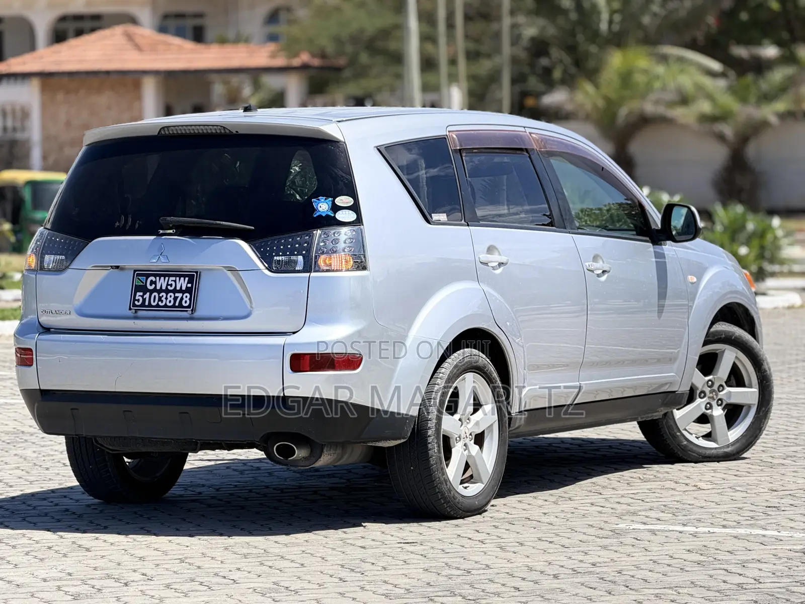 Mitsubishi Outlander 2010 Silver