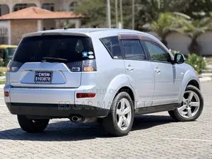 Mitsubishi Outlander 2010 Silver