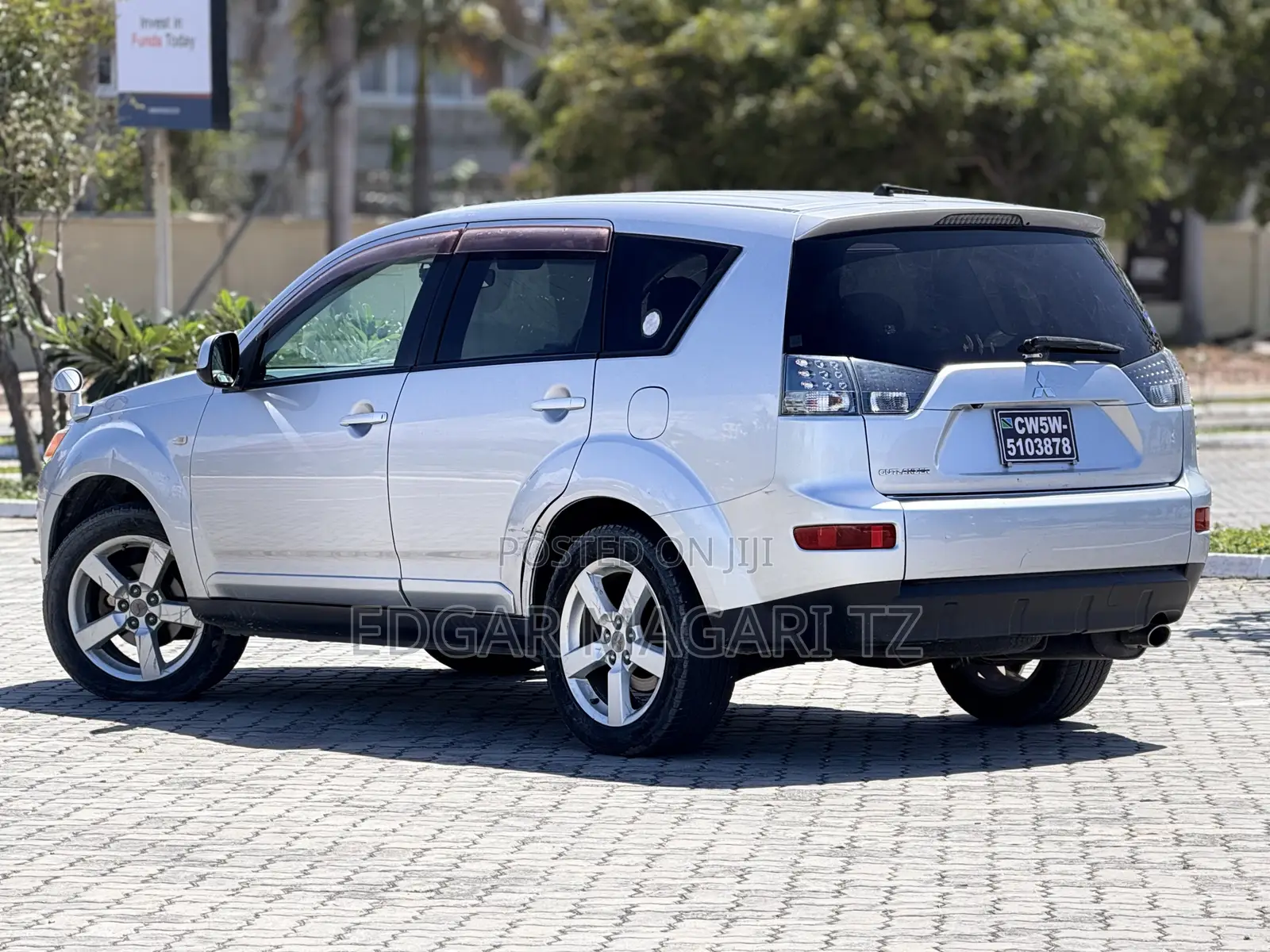 Mitsubishi Outlander 2010 Silver