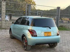 Toyota IST 2004 Blue