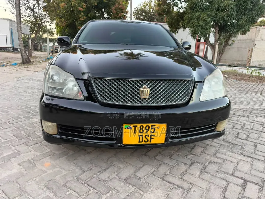 Toyota Crown Royale 2005 Black