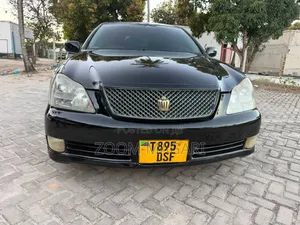 Toyota Crown Royale 2005 Black
