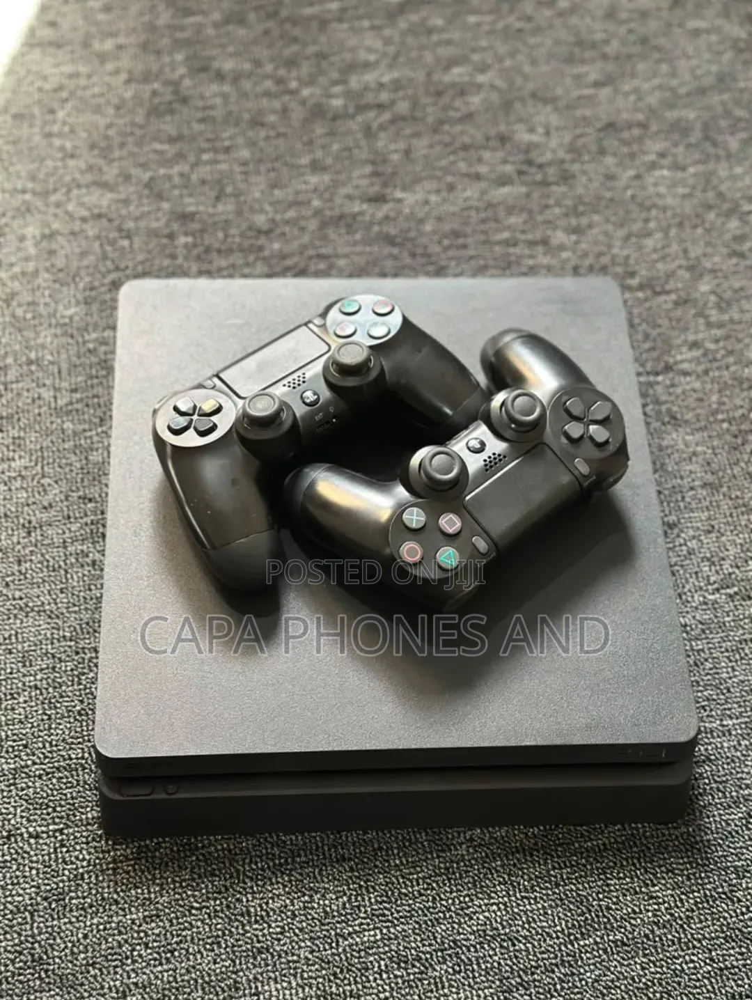 PS4 SLIM, With Controller Pads
