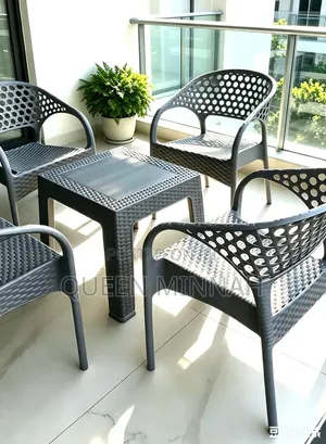 Heavy Duty Traditional Dining Table and Chairs