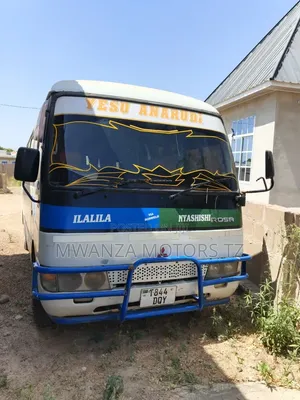 Mitsubishi Fuso Rosa 2000 White