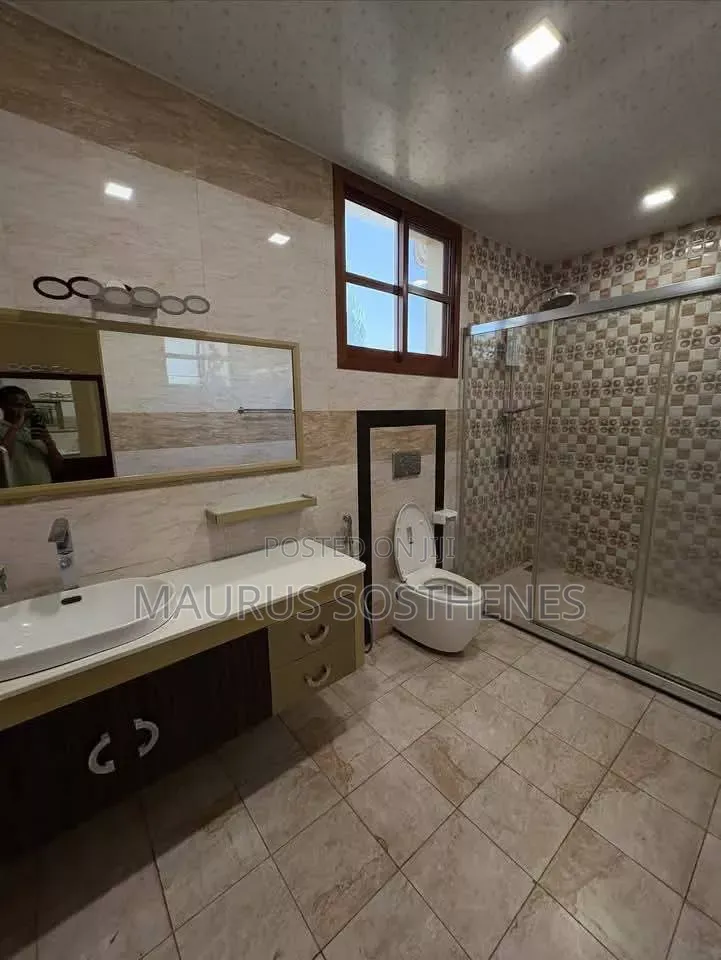 Furnished 3bdrm Villa in Ada Estate for rent