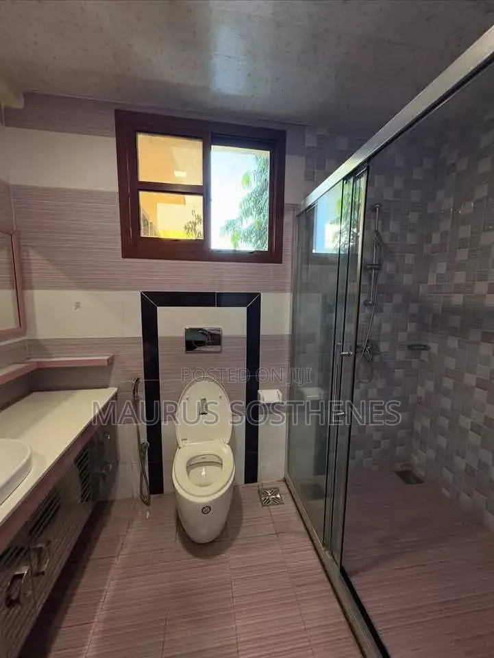 Furnished 3bdrm Villa in Ada Estate for rent