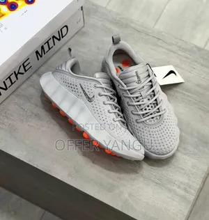 Nike Mind 002