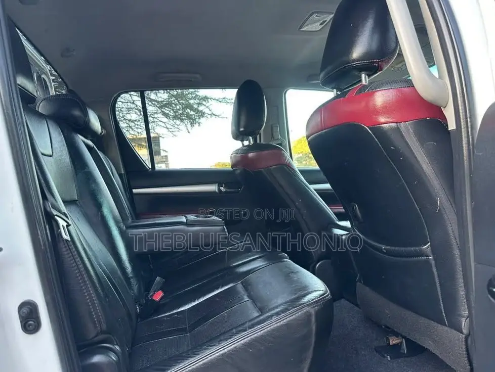 Toyota Hilux 2016 White