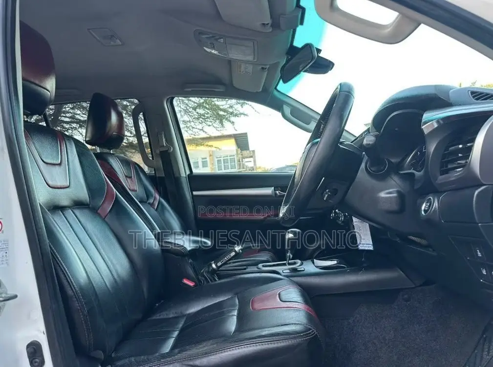 Toyota Hilux 2016 White