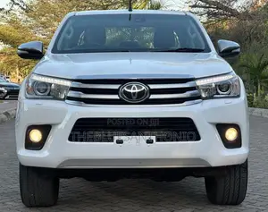 Toyota Hilux 2016 White
