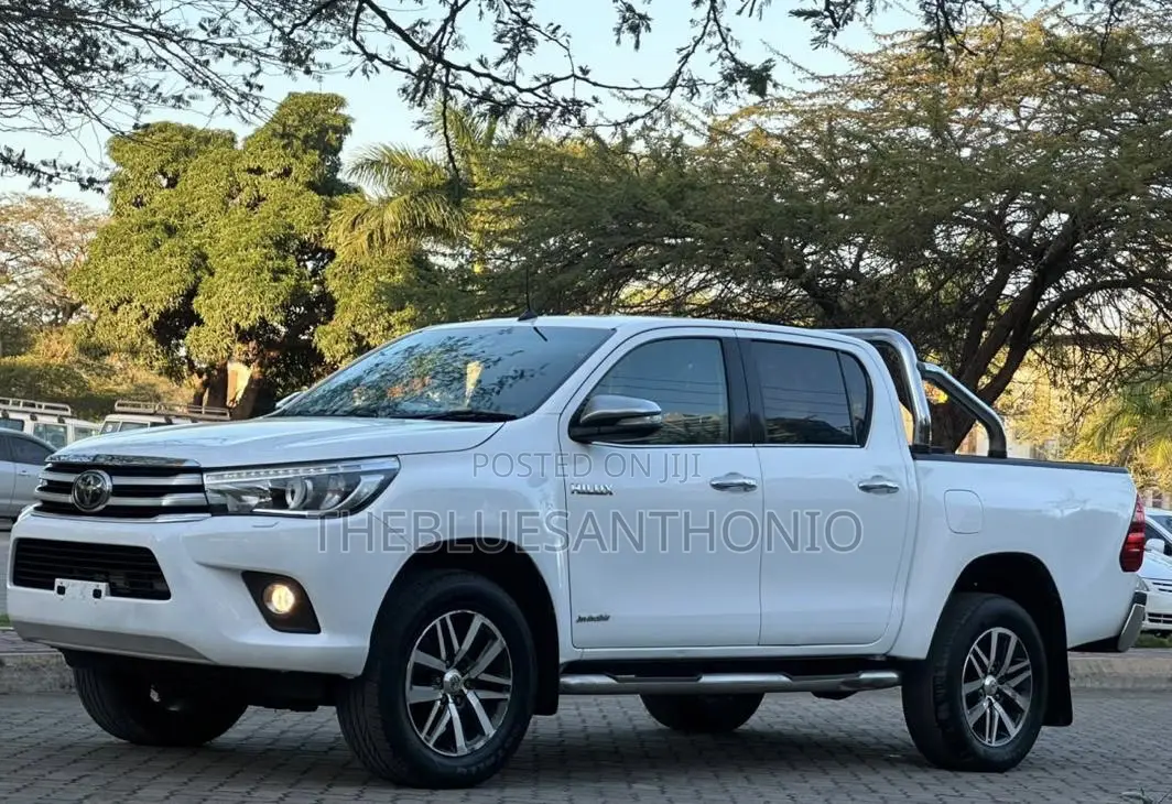 Toyota Hilux 2016 White