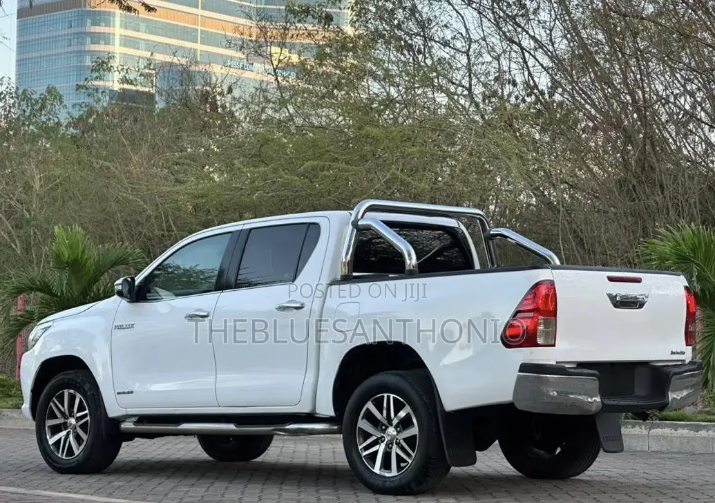 Toyota Hilux 2016 White