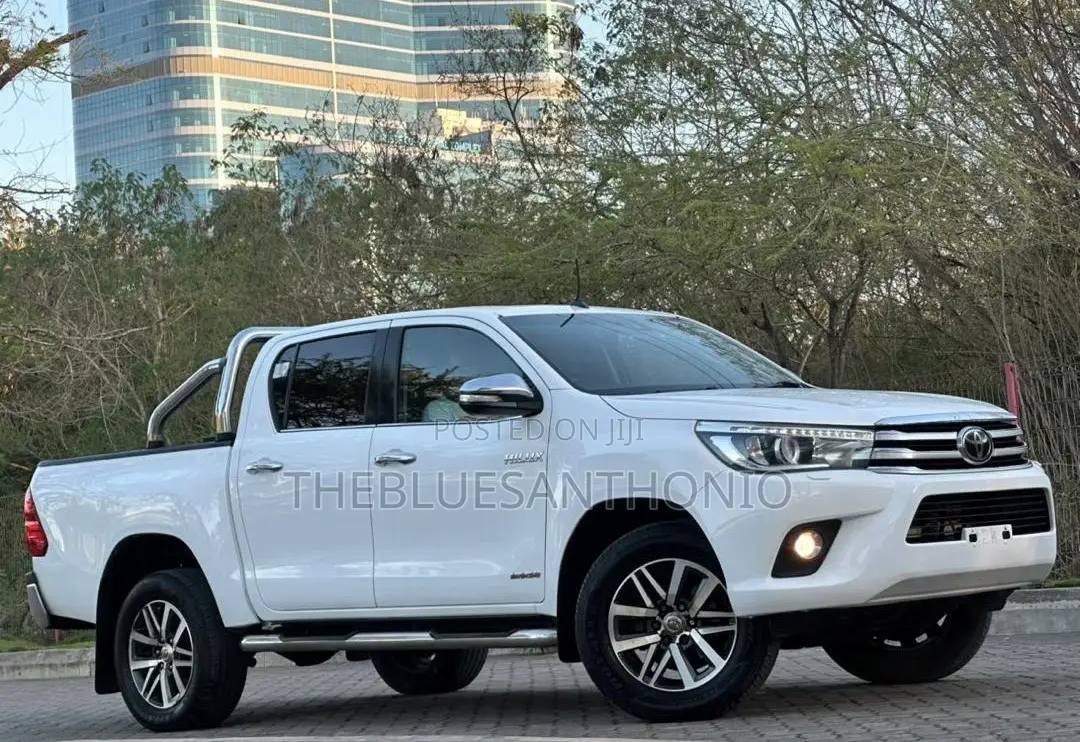 Toyota Hilux 2016 White
