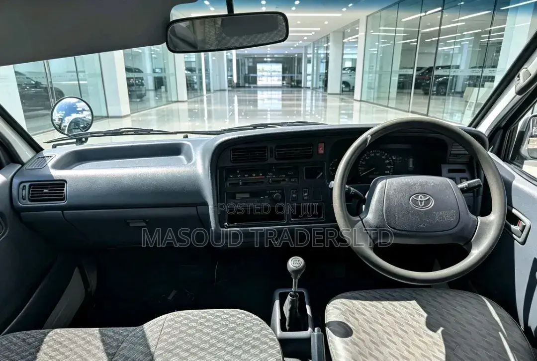 Toyota HiAce 2002