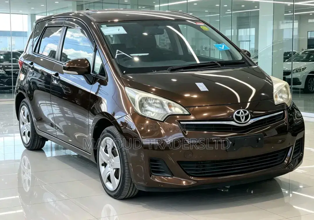 Toyota Ractis 2011