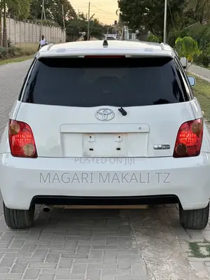 Toyota IST 2004 White
