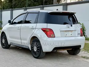 Toyota IST 2004 White