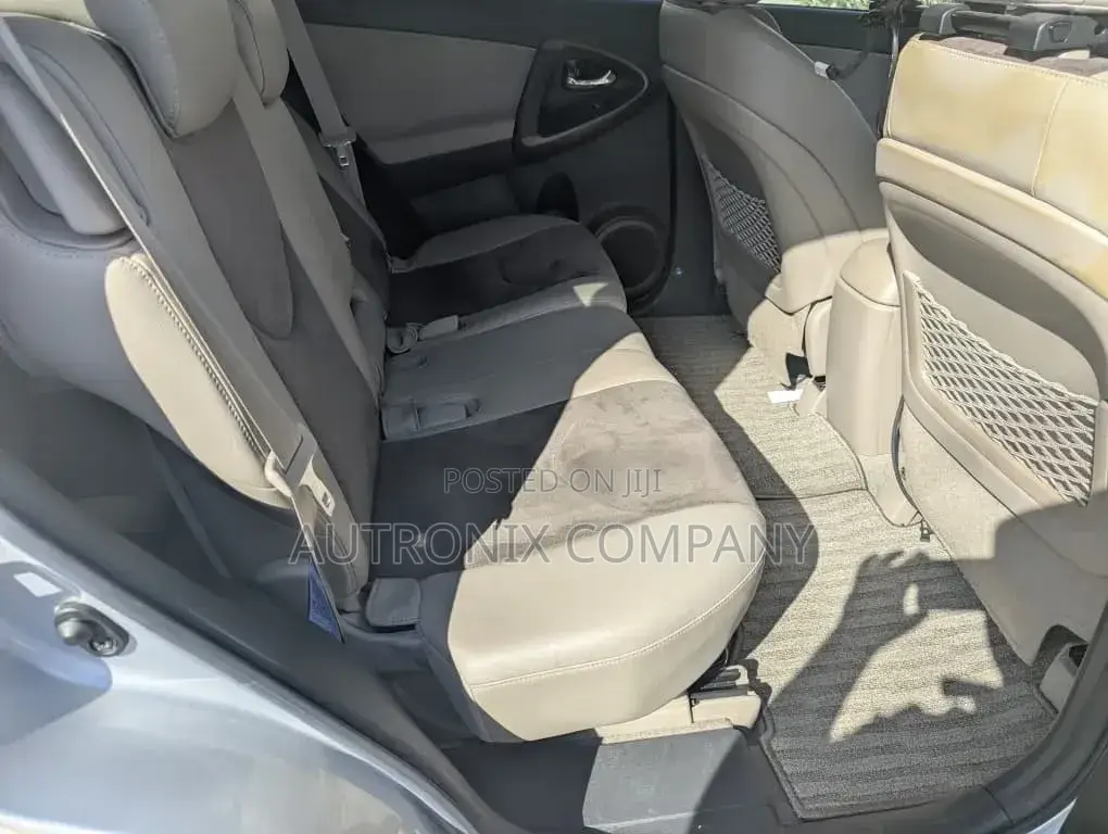 Toyota Vanguard 2008 Silver