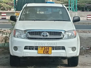 Toyota Hilux 2008 White