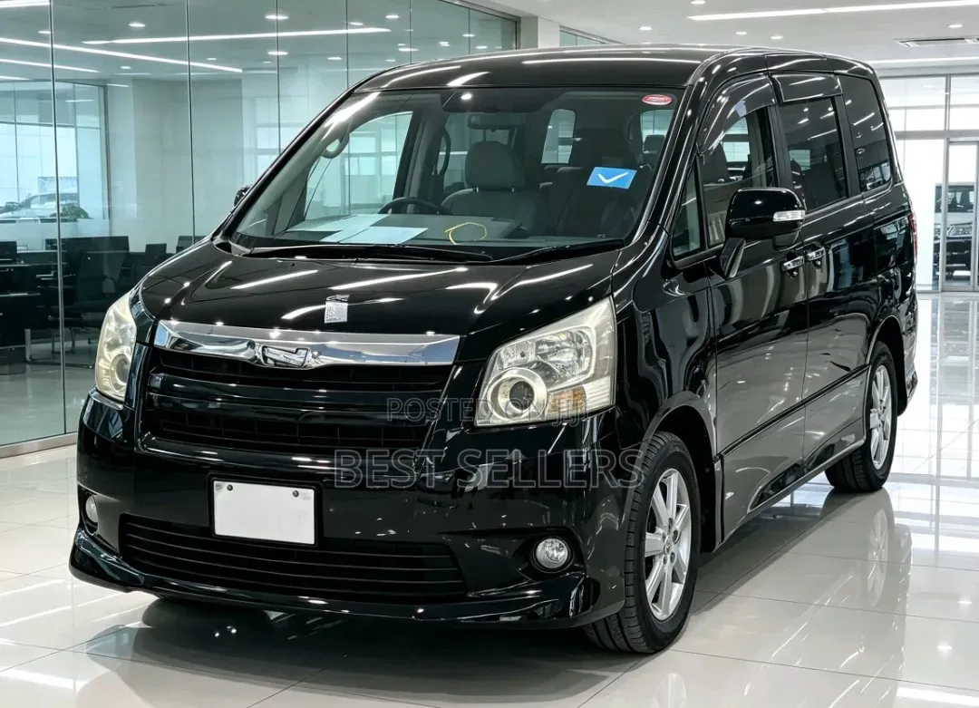 Toyota Noah 2009
