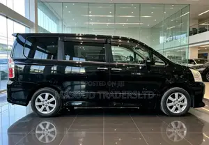Toyota Noah 2009