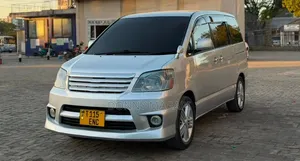 Toyota Noah 2003 Silver