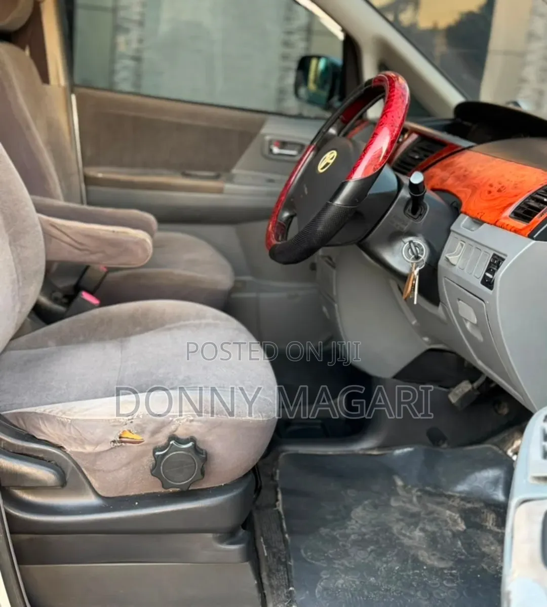 Toyota Noah 2003 Silver