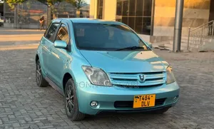 Toyota IST 2004 Blue