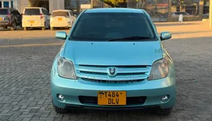 Toyota IST 2004 Blue